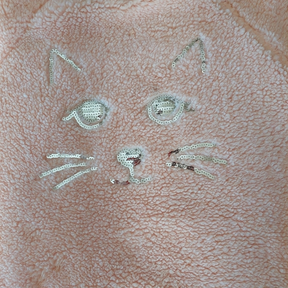 NO BOUNDARIES WOMEN'S LONG SLEEVE SWEAT SHIRT WITH A CAT FACE ON THE FRONT - Picture 3 of 4